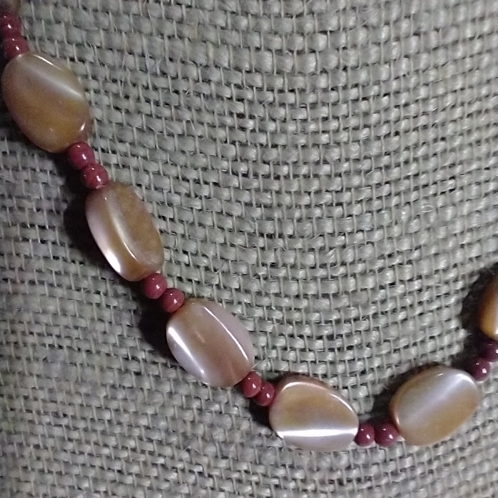 Brown Shell Necklace beaded - Picture 4 of 4